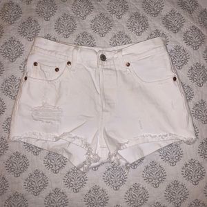 GENTLY USED Levi’s shorts from urban outfitters